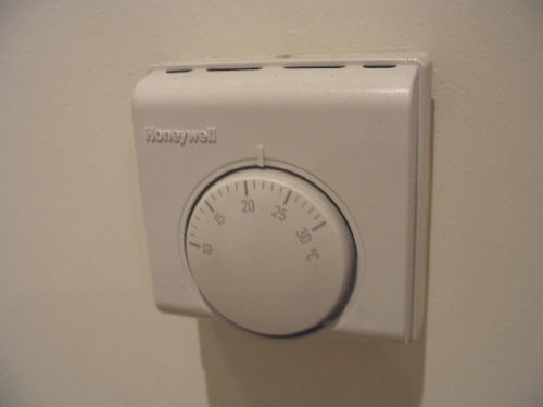 Wall thermostat